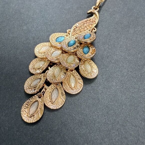NWT Gold-Tone Peacock Pendant Necklace With Blue & White Accents On Delicate Cha - Picture 3 of 7